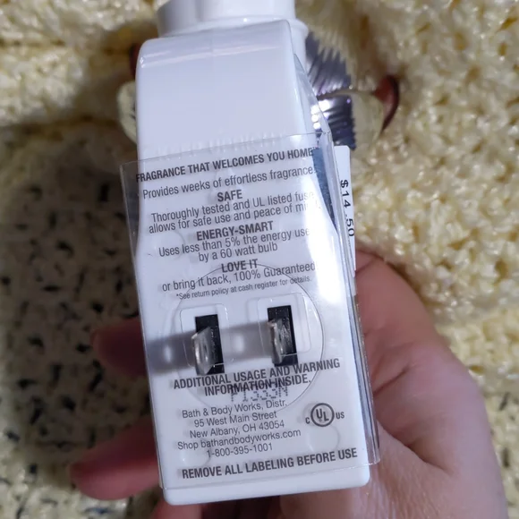 Bath & body works flower wallflower plugin - Picture 7 of 11